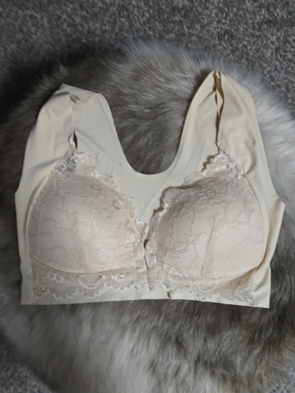 Cream Lace Wireless Bralette - Unbranded